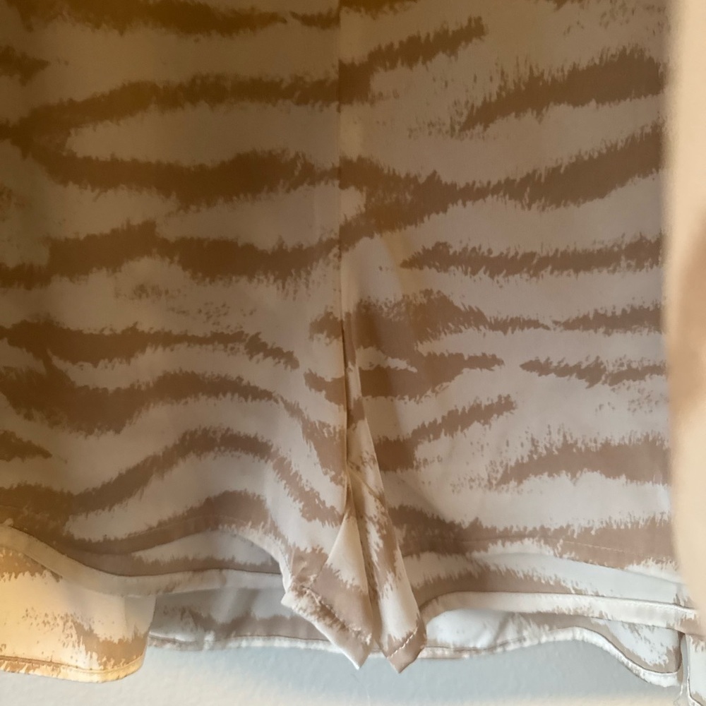 Entro Tiered Ruffled Cream and Tan Patterned Skort - Picture 3 of 6